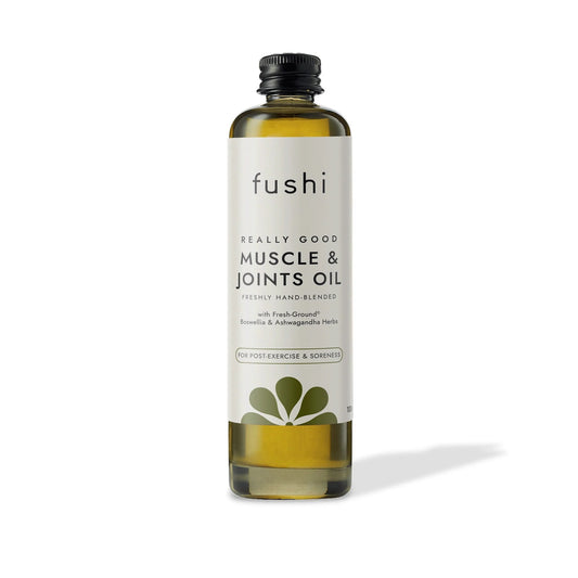 Fushi Muskel- und Gelenköl in 100 ml Flasche, natürliche Inhaltsstoffe, für schmerzfreie Muskeln und Gelenke, Anwendung sichtbar.