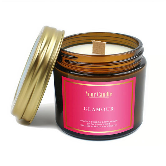 Hochwertige SOJA-Duftkerze mit Baum-Glamour, 120 ml, von YOUR CANDLE, in einem stilvollen Glasbehälter mit dekorativem Baum-Design.