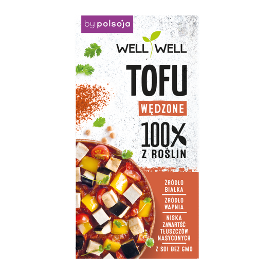 Geräucherter Tofu von WELL WELL, 180 g, in Scheiben geschnitten, auf weißem Hintergrund, frische vegane Proteinquelle