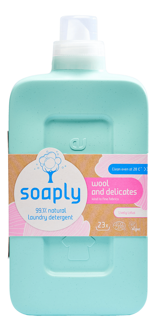 Lotus Eco Weichspüler mit Wolle und Seide von SOAPLY, 1 Liter, für 23 Waschgänge, seifiger Duft, flüssiges Waschmittel