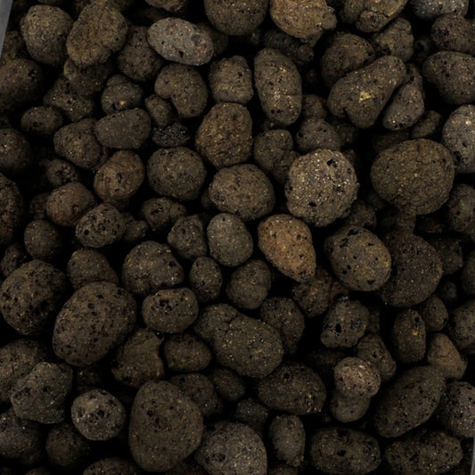 Biomus Blähtonsack 5L aus biologischem Material, offen mit sichtbaren Blähtons, ideal für Garten- und Pflanzenanwendungen