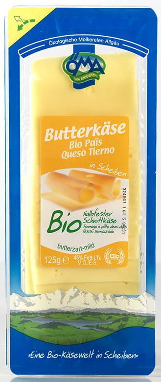 Bio Butterkäsescheiben von OMA, 125 g, mit cremiger Käsemasse, auf einer weißen Oberfläche.