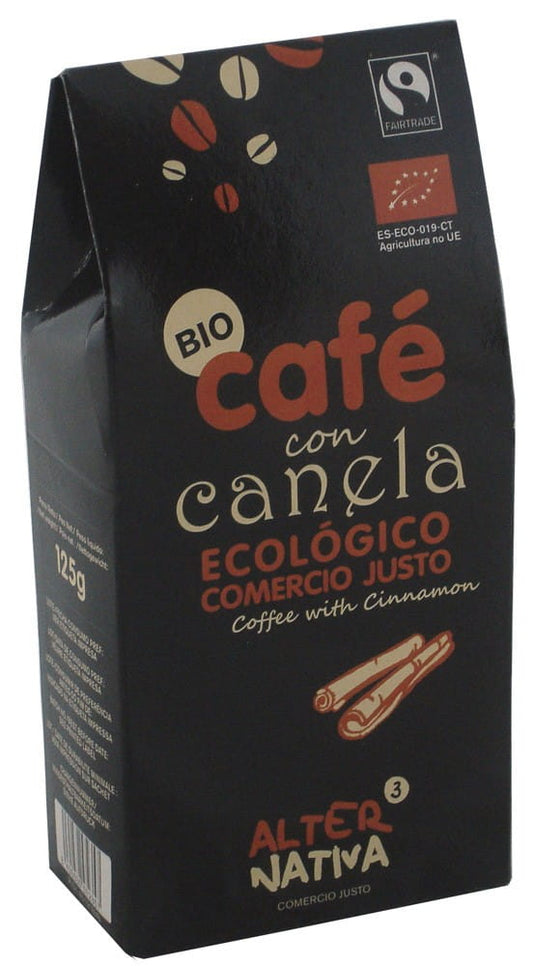 Gemahlener Bio-Kaffee mit Zimt von ALTERNATIVA in 125 g Packung, close-up auf Kaffee mit Zimtpulver und Verpackung