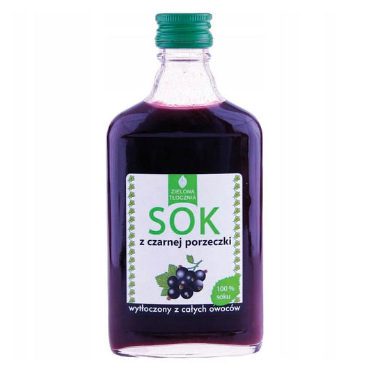 Johannisbeersaft 100% aus ganzen Früchten, 200ml, TARGROCH Green Press, dunkle Johannisbeeren in Flasche auf weißem Hintergrund