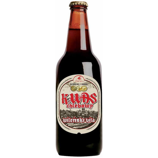 Altlitauischer Kwas von VITAFAN in 500 ml Flasche, Nahaufnahme des Etiketts und der Flasche auf weißem Hintergrund