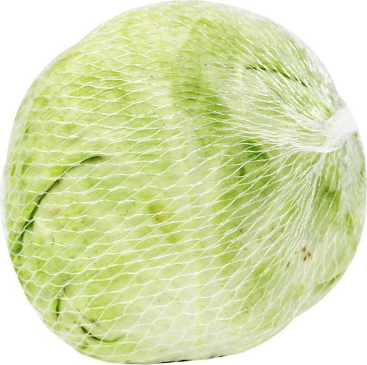 Frischer, grüner Bio-Frischkohl von BIO PLANET, ca. 1 kg, mit glatten Blättern und frischer Textur.