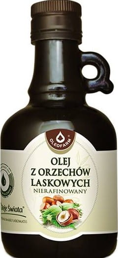 Unraffiniertes Haselnussöl von OLEOFARM in 250ml Flasche, zeigt die goldene Farbe und die natürliche Textur des Öls.
