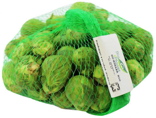 Frischer BIO-Rosenkohl von BIO PLANET, ca. 0,50 kg, grüne Kohlköpfe auf einem Küchenhintergrund