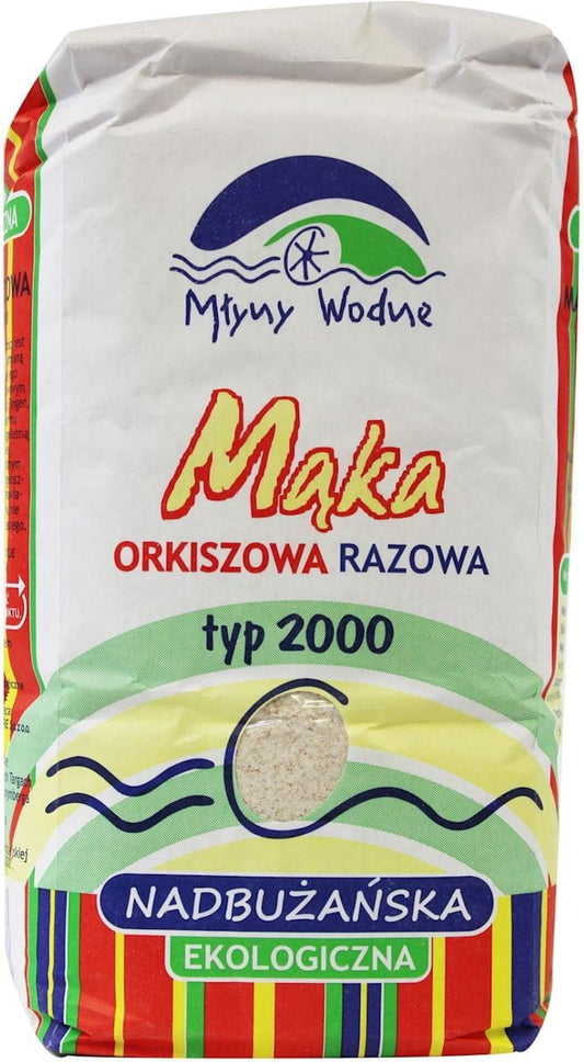 Vollkorn-Dinkelmehl am Fluss Bug Typ 2000 von WASSERMÜHLEN, MŁYNY WODNE, 1 kg, in einer braunen Verpackung.