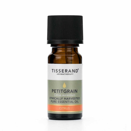 Ethisch geerntetes Petitgrain Öl aus Bitterorangenblättern in 30 ml Flasche von TISSERAND AROMATHERAPY, Nahaufnahme
