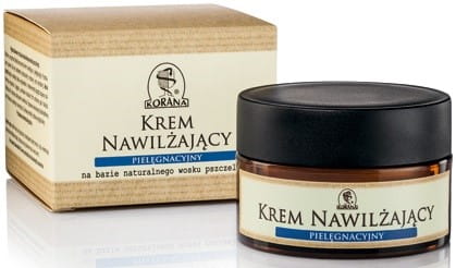 Feuchtigkeitsspendende KORANA Pflegecreme in 50 ml Tube, cremige Textur für gepflegte Haut, sichtbare Anwendung auf Haut