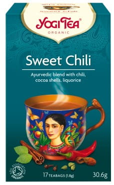 Bio Chilitee von YOGI TEA, 17 x 18g, mit scharfen Chili-Teeblättern und aromatischem Geschmack, in Packung sichtbar.