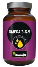 HANOJU Omega 3-6-9 Fettsäuren Kapseln, 1000 mg, 90 Stück, Nahaufnahme der Gelatinekapseln auf weißem Hintergrund