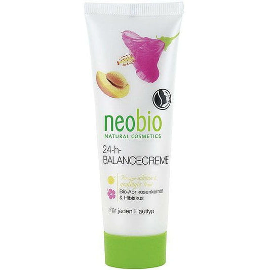 Gesichtscreme mit Aprikosenkernöl und Hibiskus von NEOBIO, 50 ml, cremige Textur in einem weißen Tiegel.
