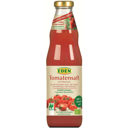Bio Tomatensaft von EDEN in einer 750 ml Flasche, klare rote Tomatensaftflasche vor einem weißen Hintergrund